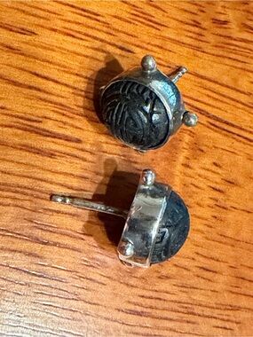 Vintage sterling Silver Carved earrings w carved character